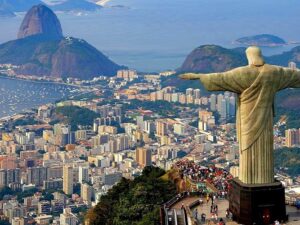 Vista aérea de Rio de Janeiro con la imagen del Cristo Redentor